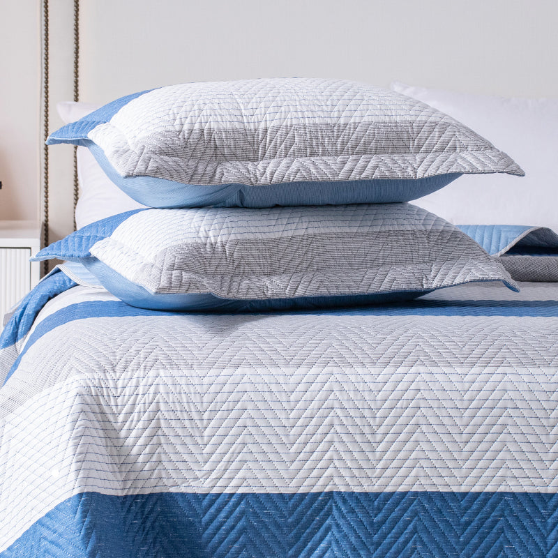 Kasentex Spring Lightweight Reversible Stripe Quilt Set Bedding- Sky Blue and Ivory White, Room Decor, Graduation Gifts, Father's Day Gift