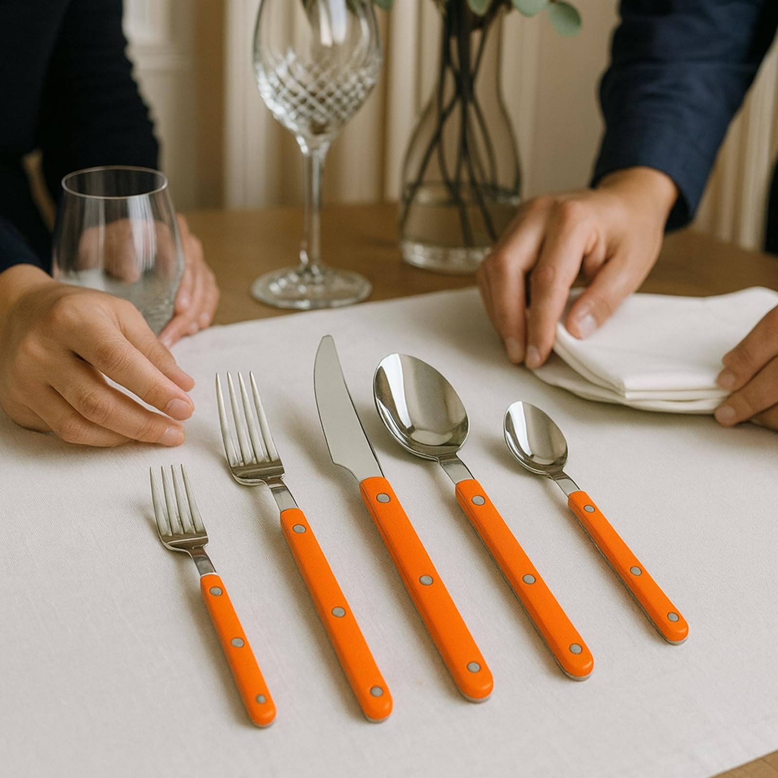 Khen 20-Piece Cutlery Set with Dinner Knives, Forks, Spoons, Salad Forks & Teaspoons