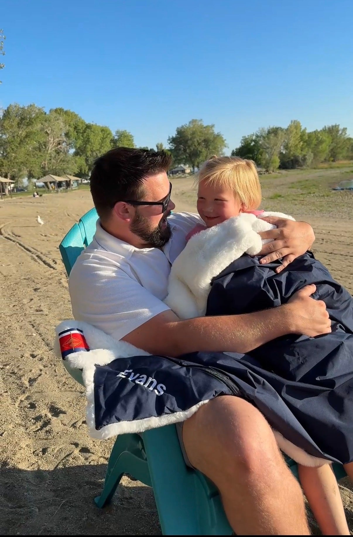 Waterproof Windproof Outdoor Lap Blanket | Pretty Rugged