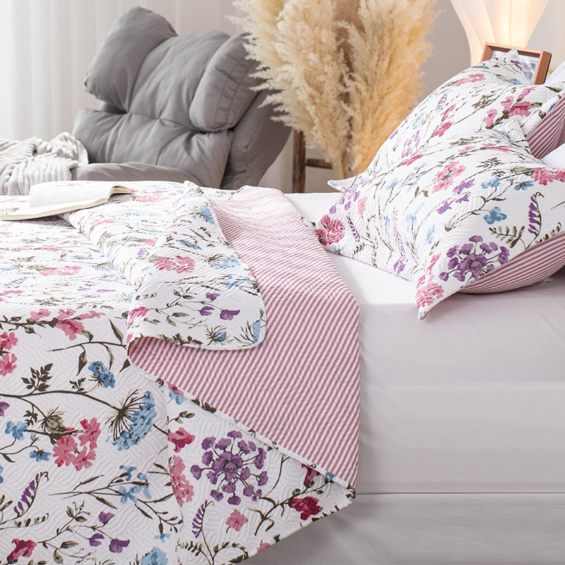 Kasentex Spring Floral Quilt Set - Lightweight & Reversible - Cozy & Stylish Bedding - Machine Washable, Room Decor, Graduation Gifts
