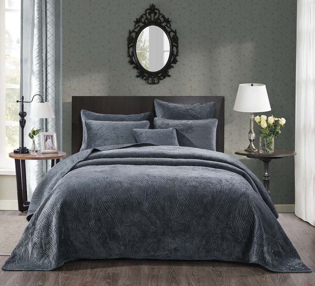 Tache Plush Dreams Steel Navy Blue Waves Velvet Quilt Set (JHW-852BL)