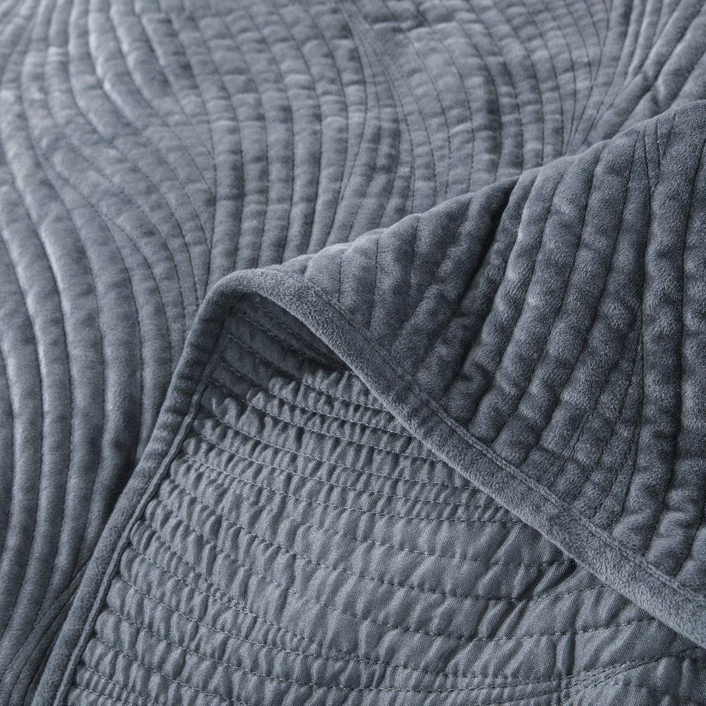 Tache Plush Dreams Steel Navy Blue Waves Velvet Quilt Set (JHW-852BL)