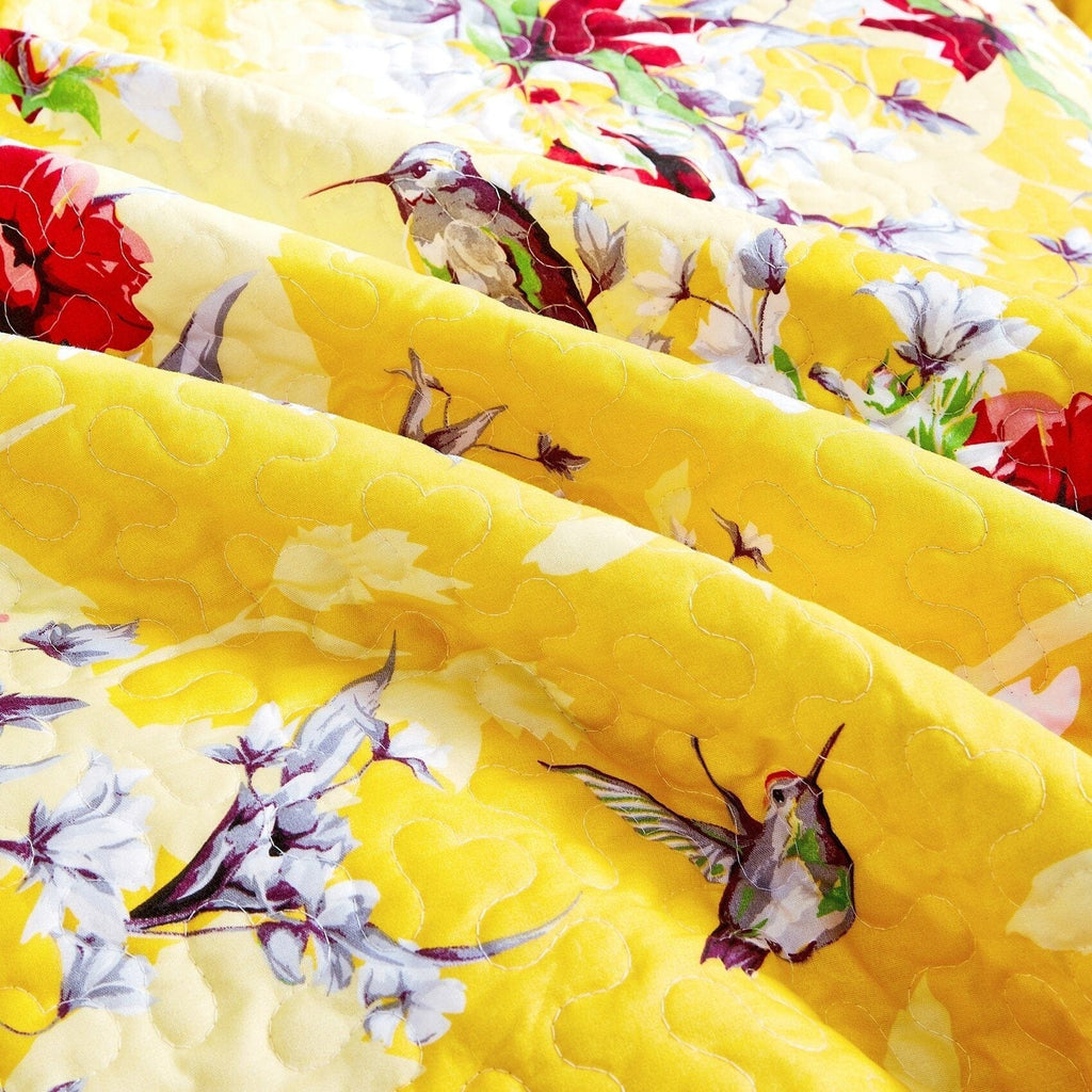DaDa Bedding Radiant Sunshine Yellow Hummingbirds Floral Scalloped Bedspread Set (JHW-925)